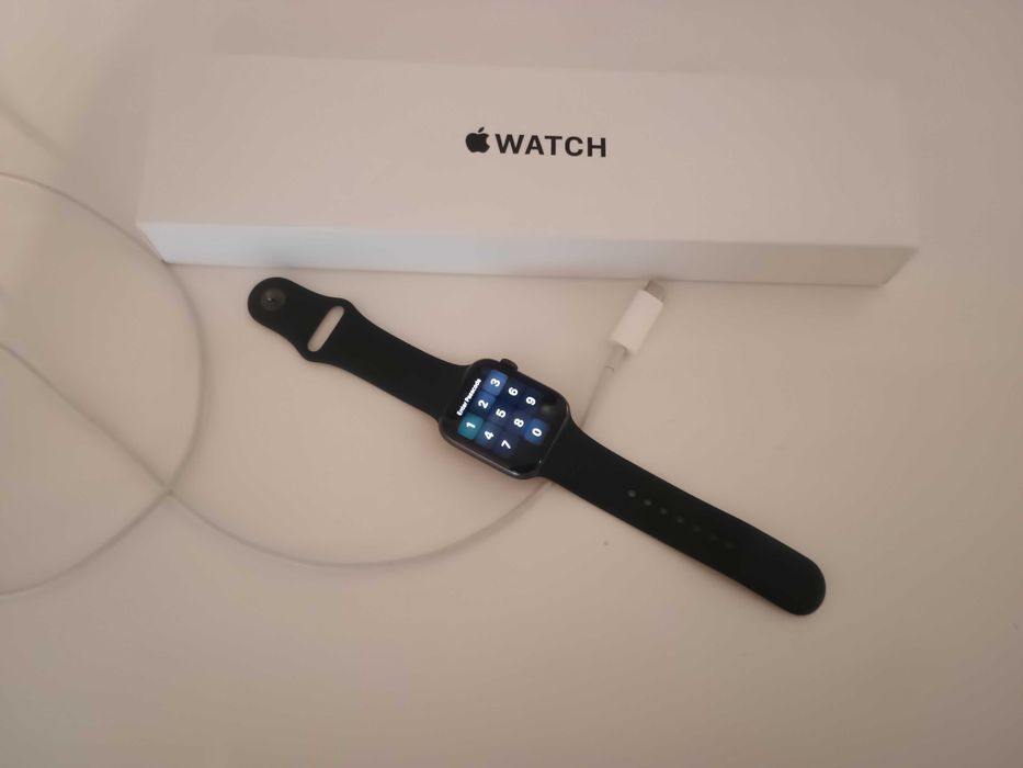 Apple Watch SE (1. generacji) 44mm