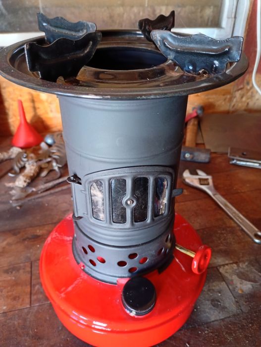 Piecyk na naftę malowany