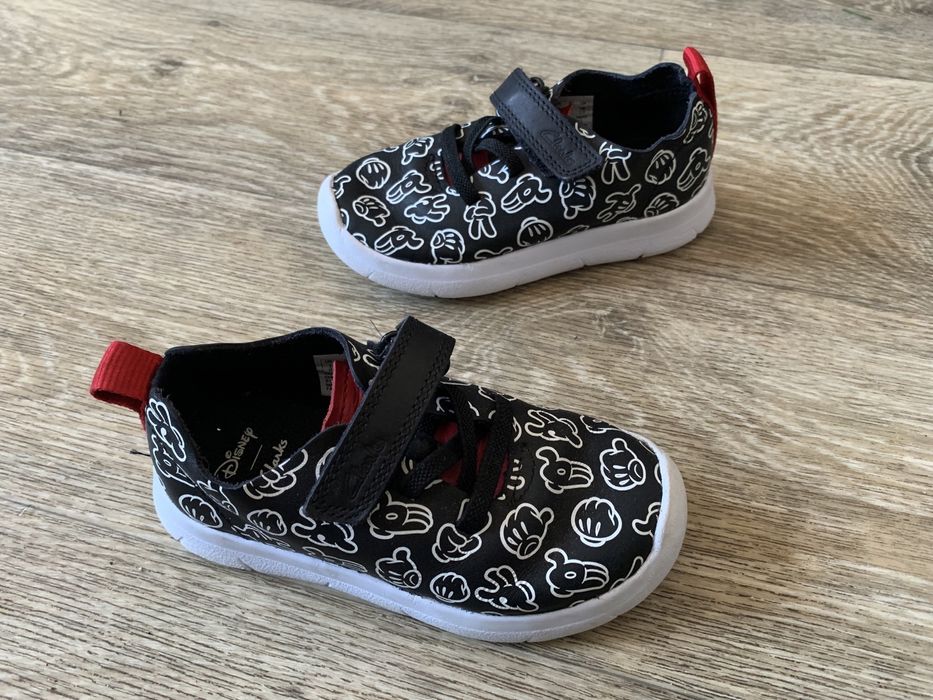 Шкіряні кросівки Clarks р.24 з Міккі Mikkey  кроссовки детские