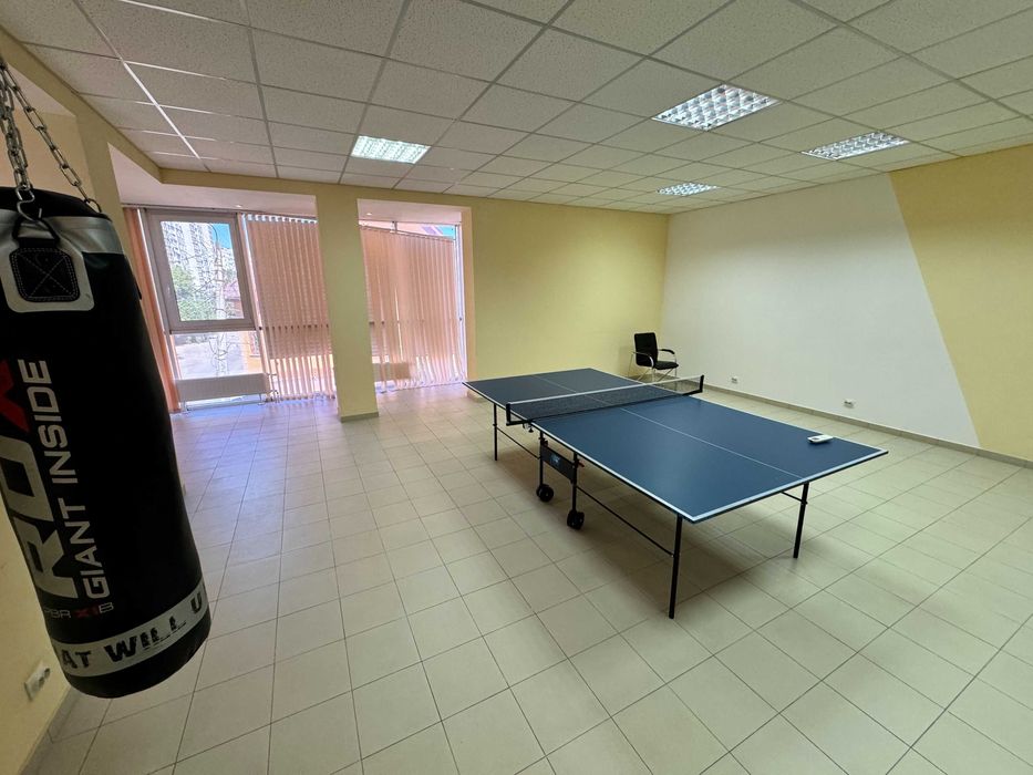 12Повздовжня/Васляєва офіс 198кв.м.ремонт новобудова ціна 112 тис.у.о.