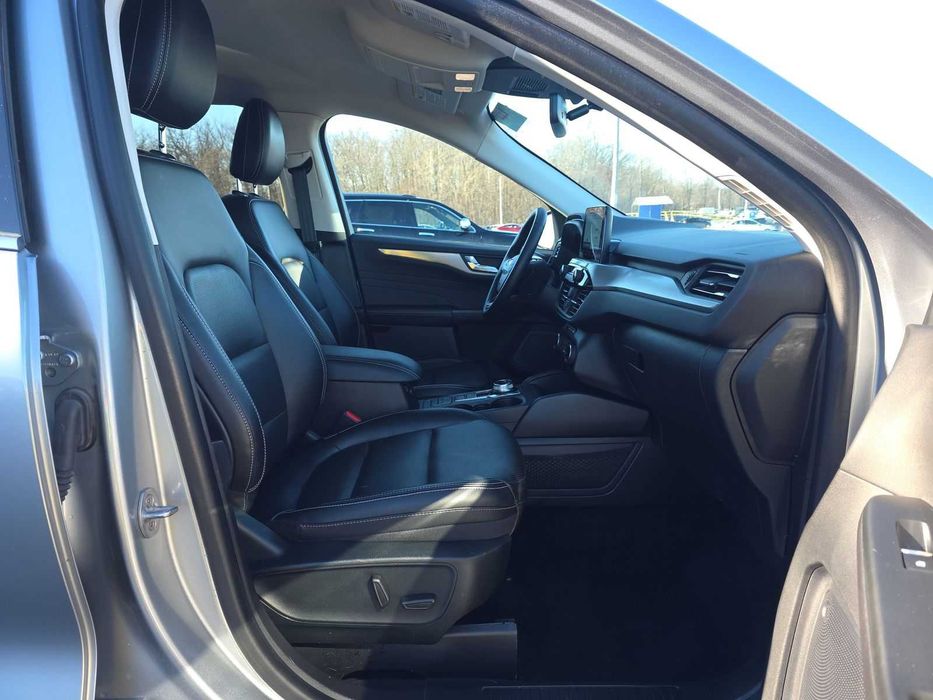 2022 Ford Escape Hybrid Titanium