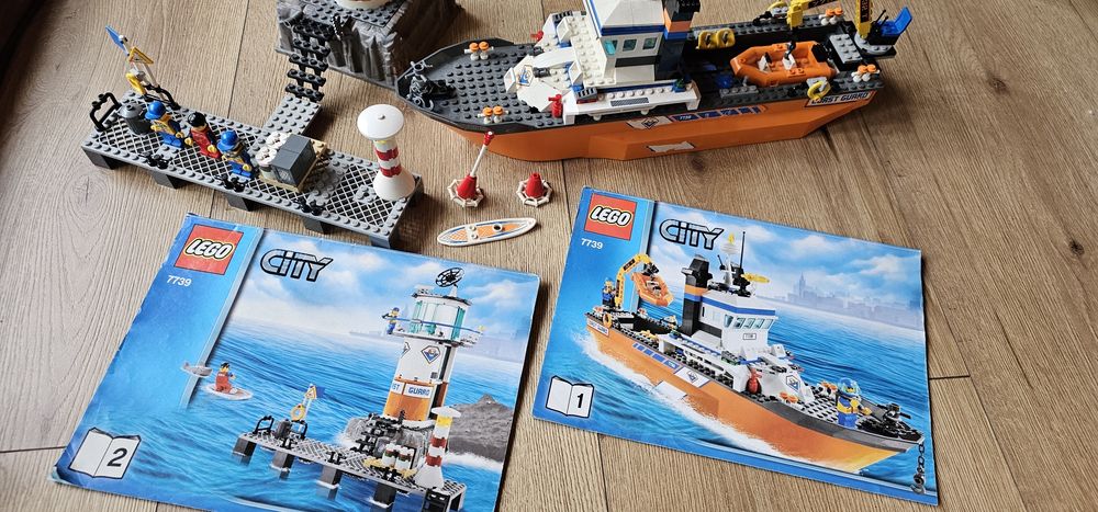 Lego łódź patrolowa baza bazy straży przybrzeżnej  7739 klocki