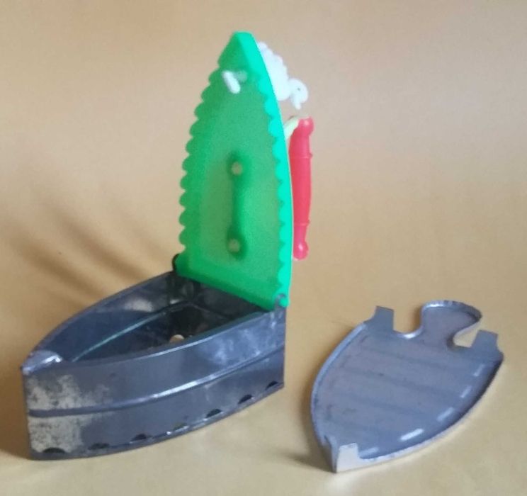 Antigo- Ferro de engomar Pepe