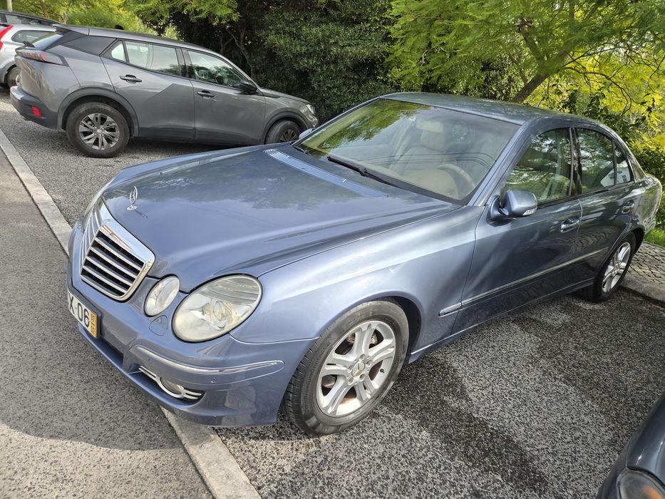 Mercedes-Benz E220 CDI Avantgarde Aut. Nacional com 189mil km.