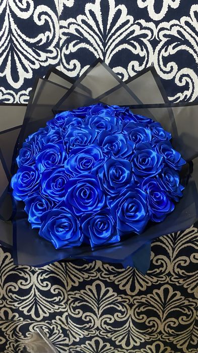 Букет роз с атласной ленты