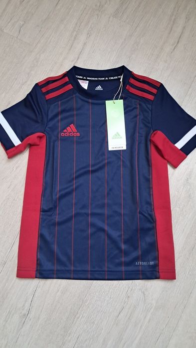 Футболка Adidas  5-6 років