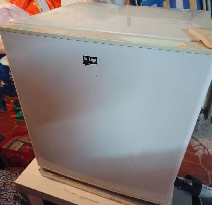Frigorífico mini bar, basicamente novo