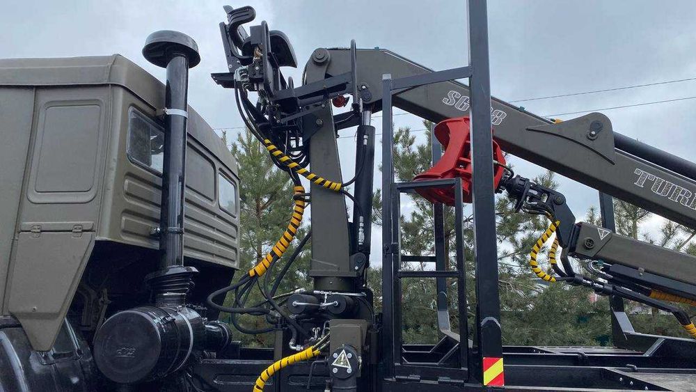 КАМАЗ 4310, лісовоз із маніпулятором