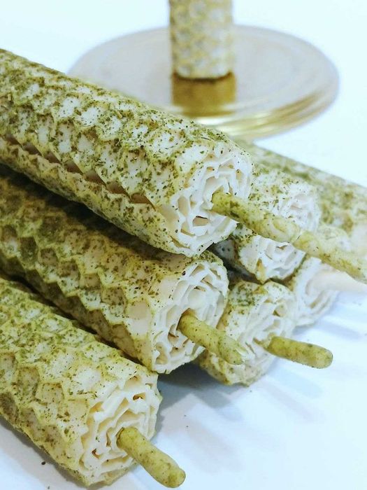 Свічки з травами: роза, полин, м'ята, калина, папороть. свічка вощина
