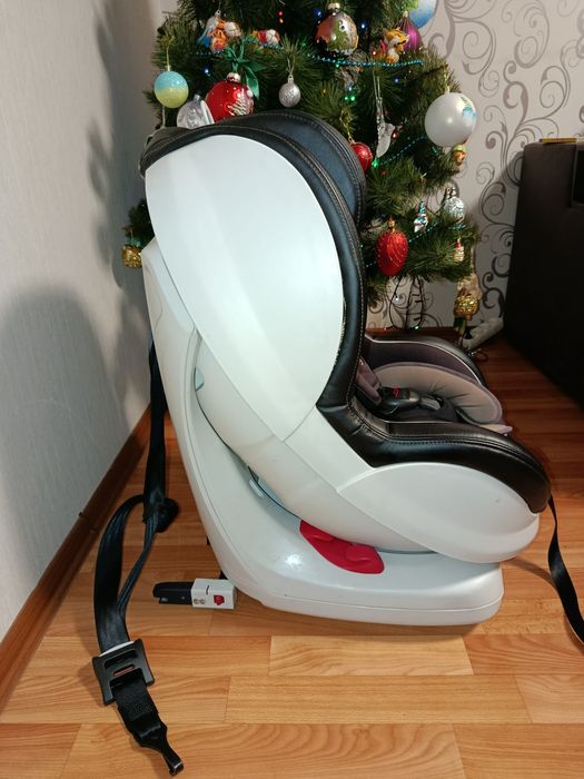 Продам автокрісло Caretero Defender Plus Isofix
