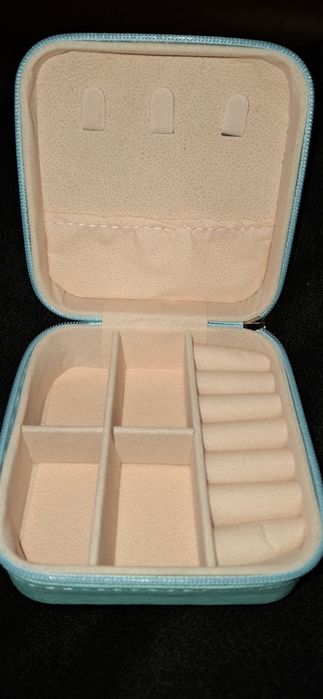 Шкатулка для прикрас