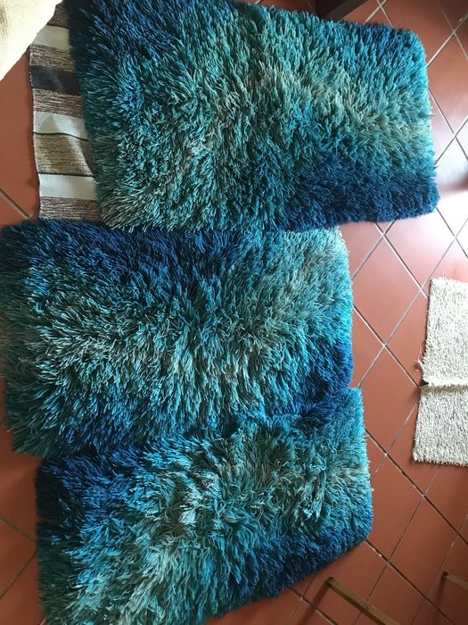 3 Tapetes de lã  (1,5 x 0,8m) e 2 de (1,2 x0,7)