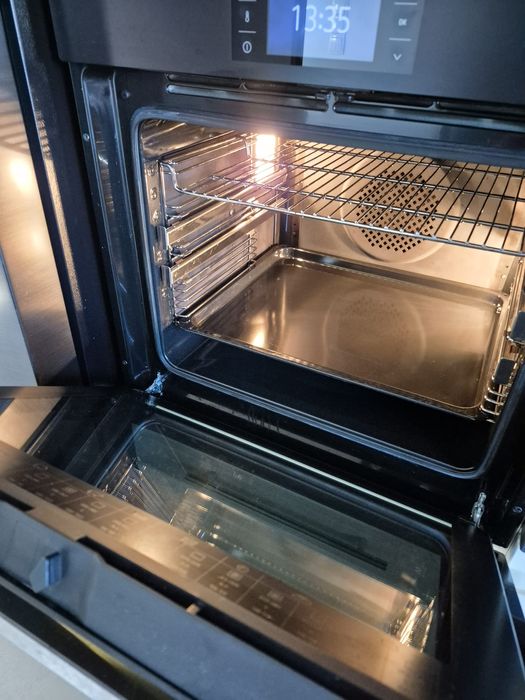 Piekarnik do zabudowy Amica ED87689BA+ automatyczne drzwi