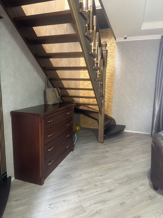 Продаж будинку нерухомість