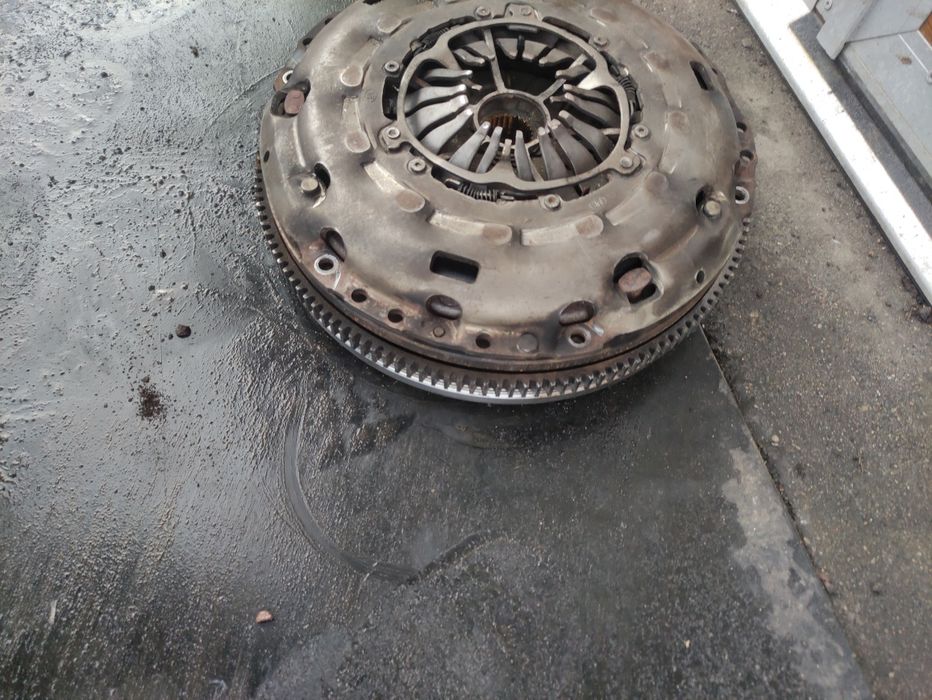 Koło dwumasowe dwumasa tarcza sprzęgła docisk VW T5 2.5 TDI