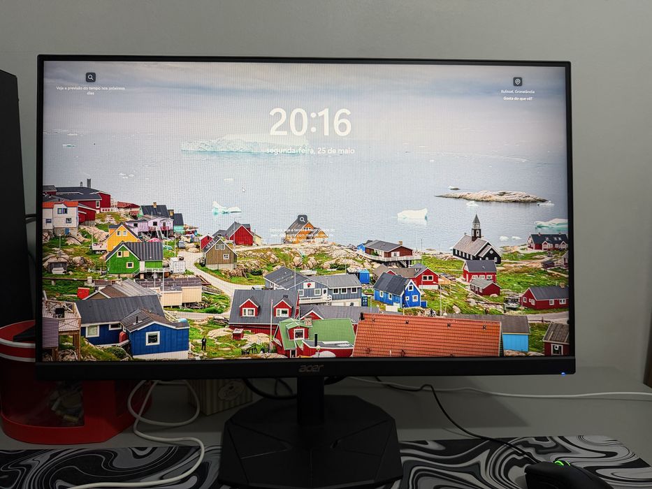 Computador gamer bem caracterizado.
