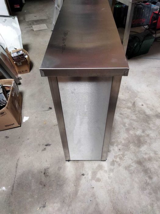 Balcão de apoio em aço inox