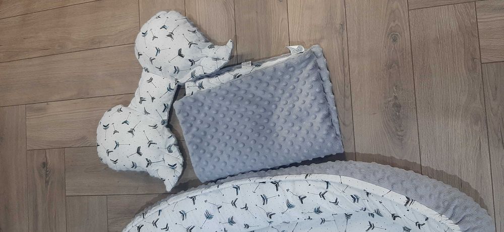 Kokon niemowlęcy, poduszka z kocykiem
