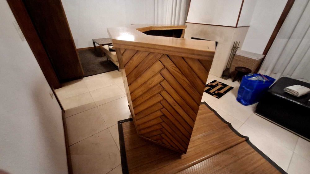 Bar Madeira carvalho em bom estado