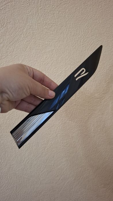 Молдинг левой двери  Tiguan