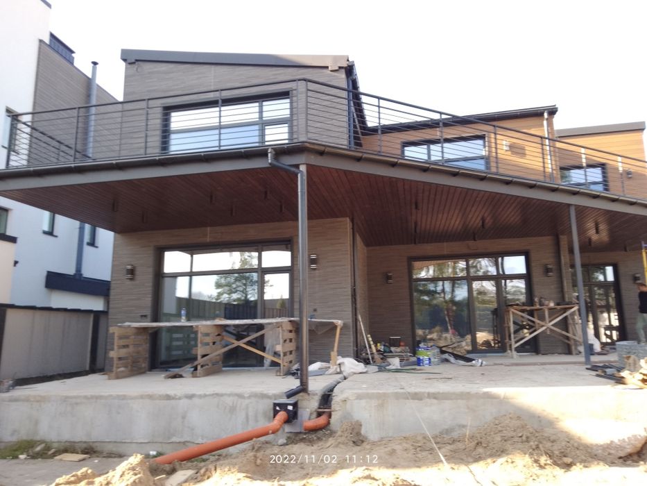 Монтаж водостоку, установка водостока, монтаж софітів, підшивка даху