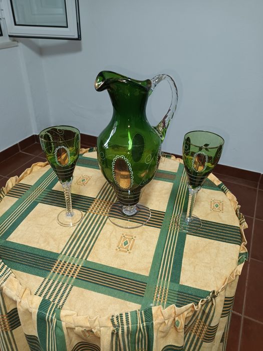 2 jarros e 8 copos antigos