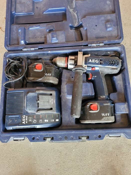 Wkrętarka  wiertarka z udarem AEG