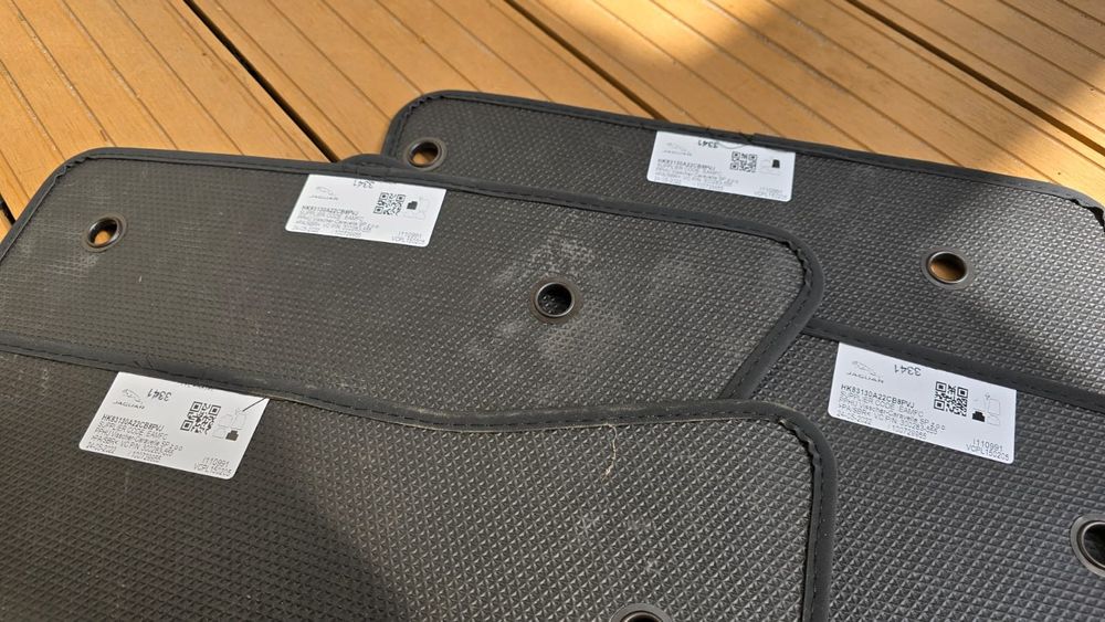 Nowe dywaniki do F-Pace