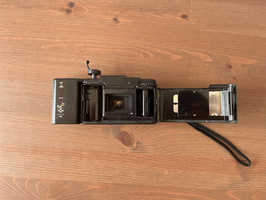 Olympus XA + Flash