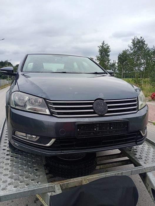maska passat B7 przedni pas 2.0 tdi przedni zderzak passat B7