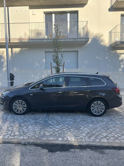 opel astra sports tourer — photo 2