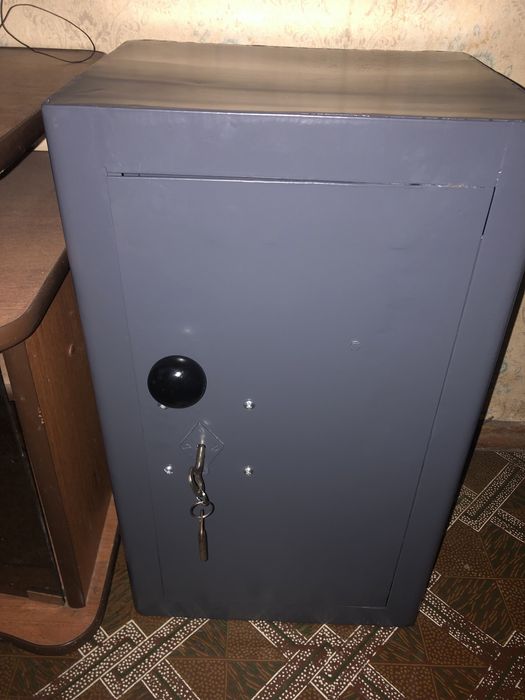Сейф металический