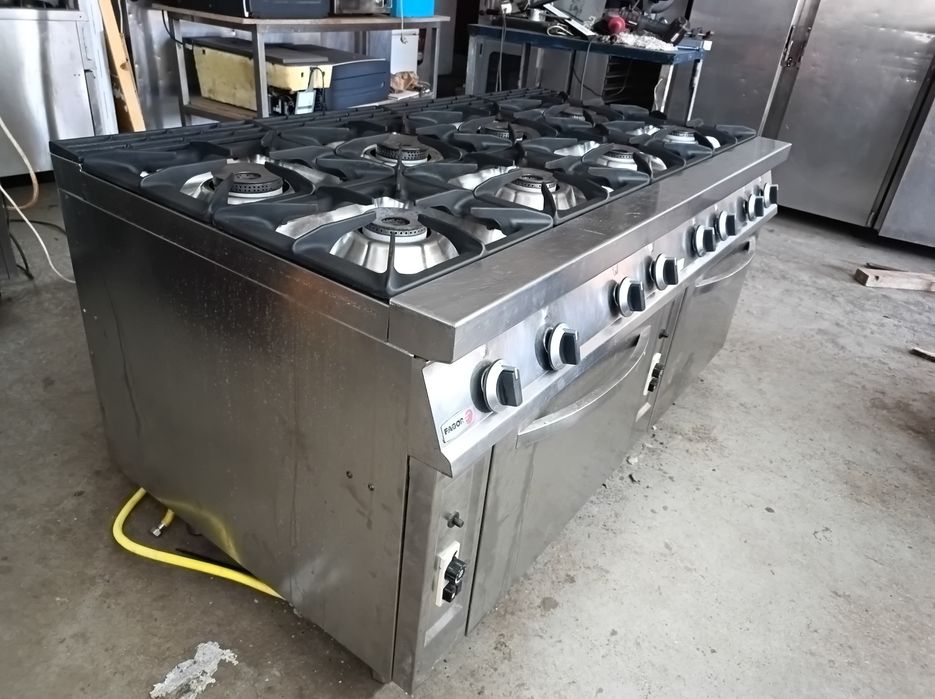Fogão industrial a gás com 8 queimadores e dois fornos