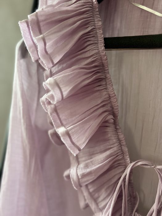 Блуза Zara, розмір s , в ідеальному стані . Колір бузковий