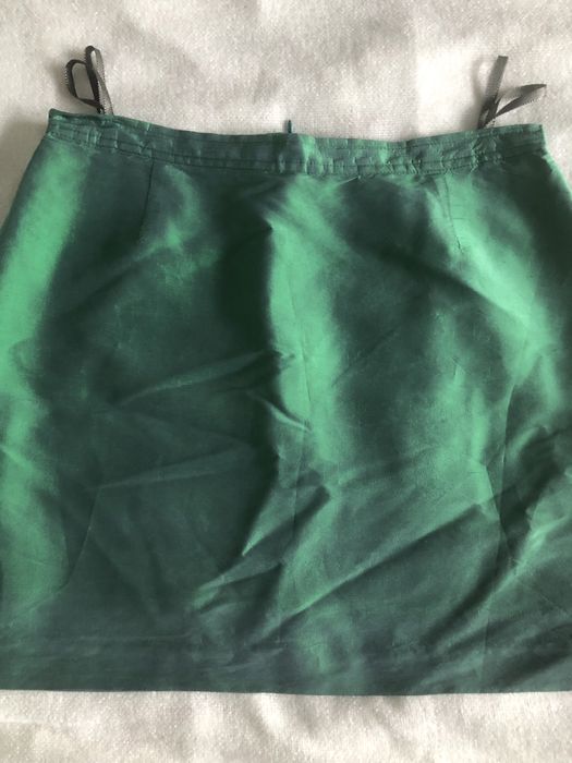 Zielona jedwabna spodniczka mini
