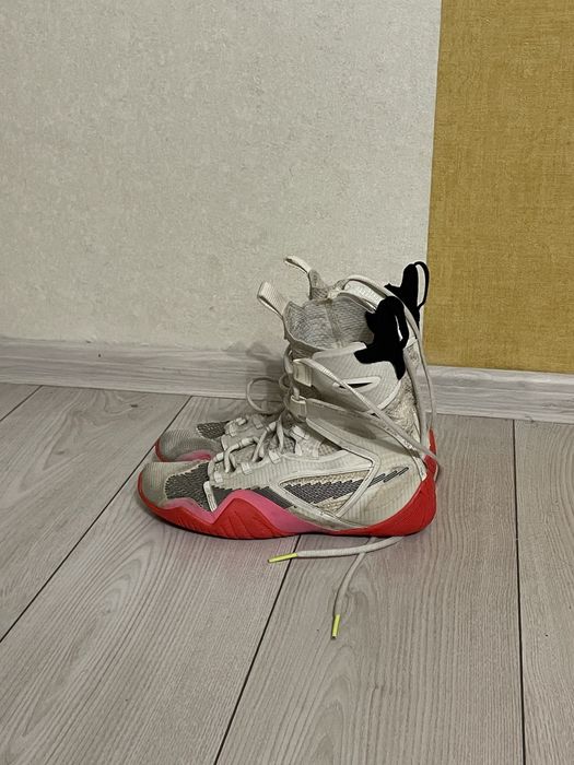 Nike hyperko 2 size 8.5