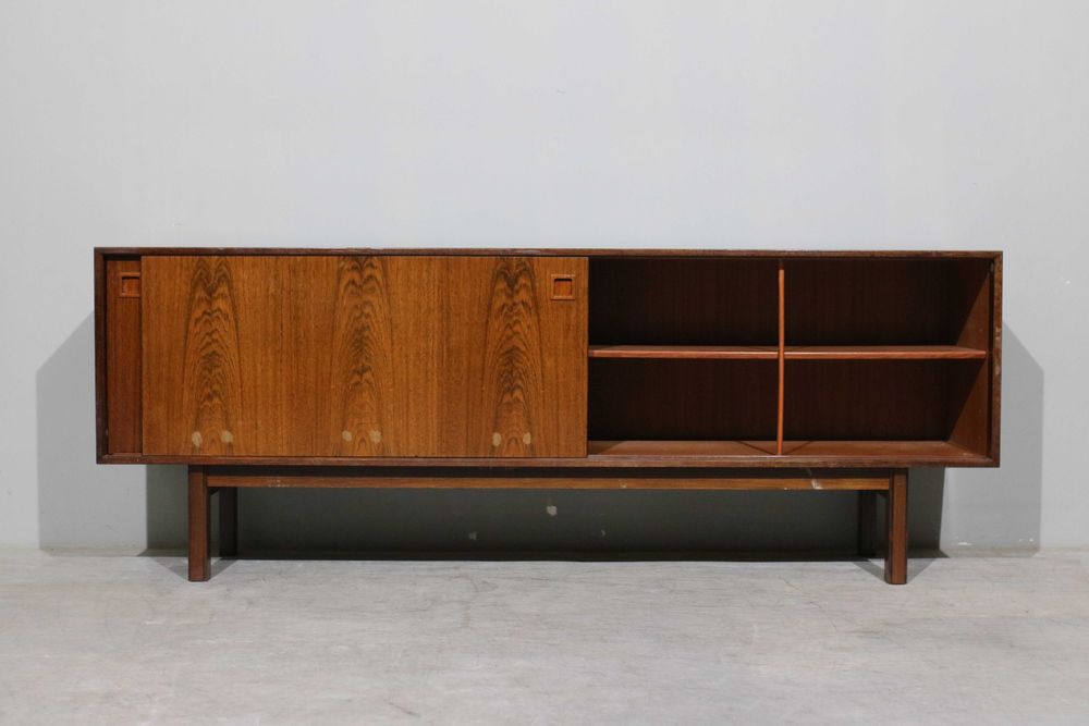 Aparador Gunni Omann Modelo 21 em pau santo | Danish Design | Vintage