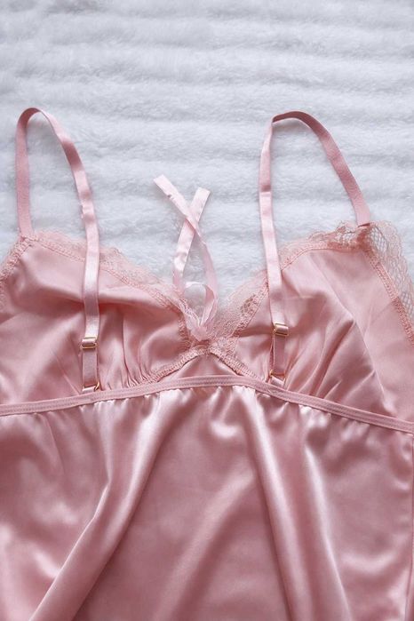 Koszulka nocna różowa koronkowa błyszcząca satynowa M