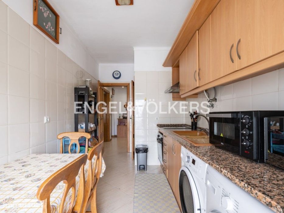 Apartamento T2 mobilado na Quinta do Texugo