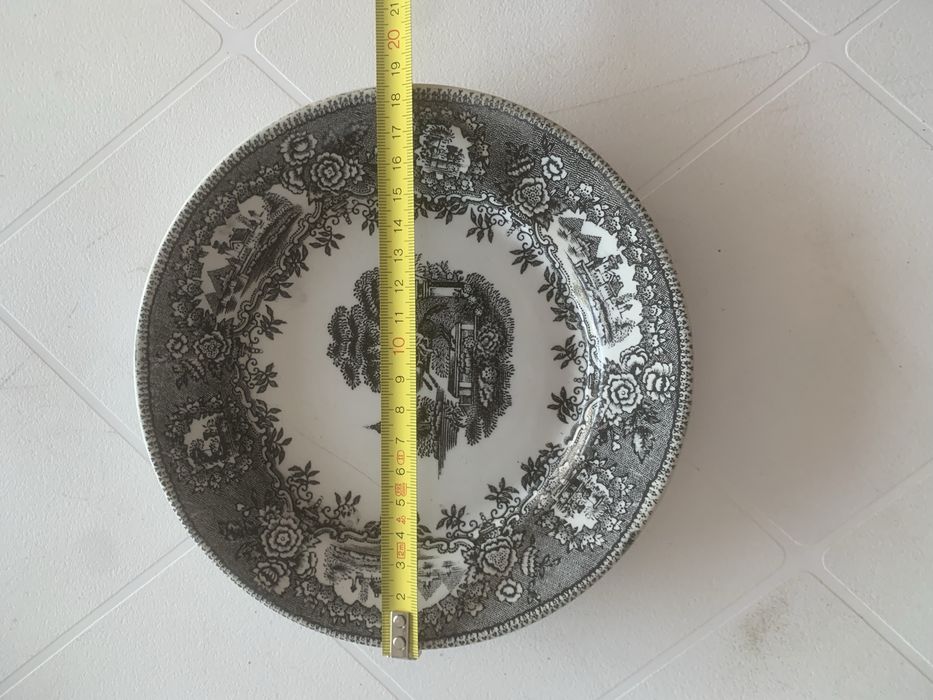 Prato Estatua loiça de sacavem 18,5 cm