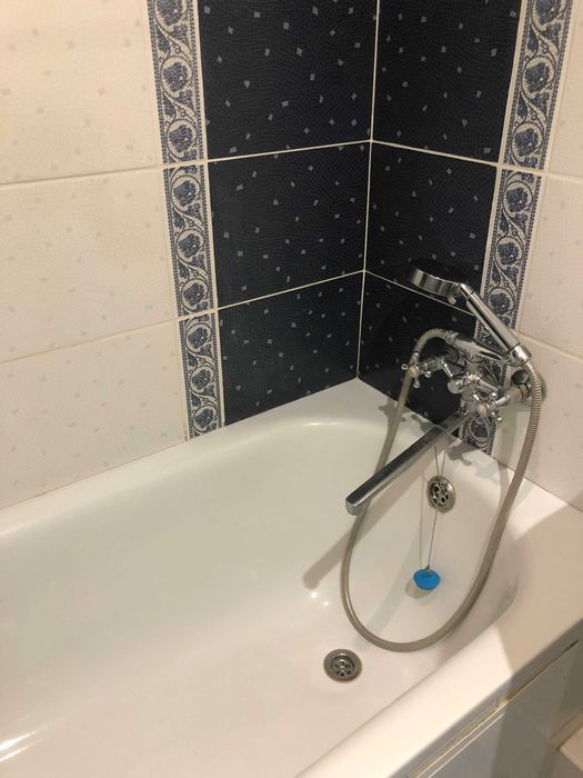 Світло завжди! 2-х кімн. 45 кв.м 3/5 Центр міста. Без меблів !