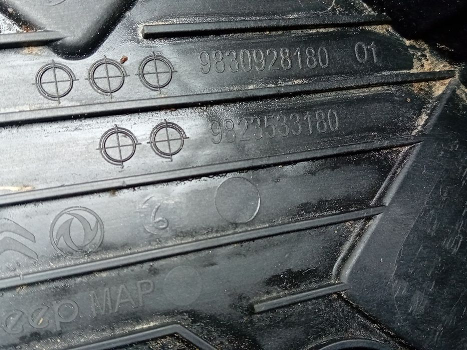 Base / caixa da bateria OPEL Corsa F