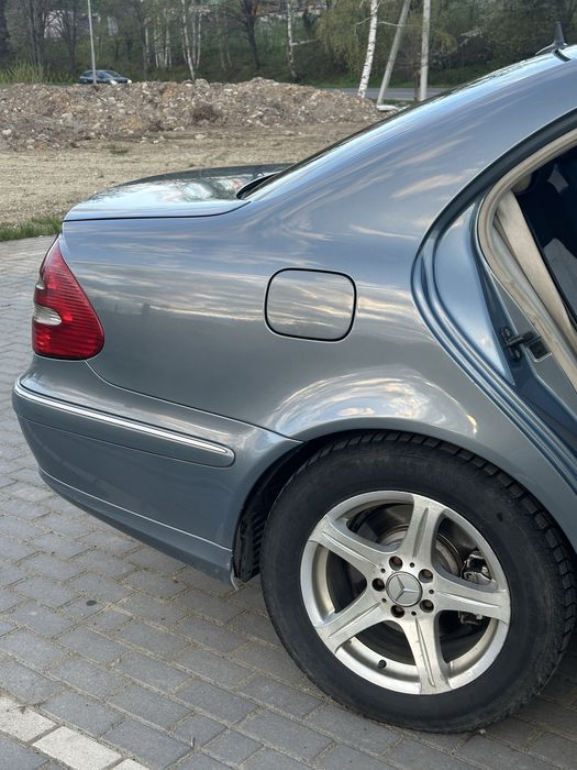 Продам w211 3.0 4matic
