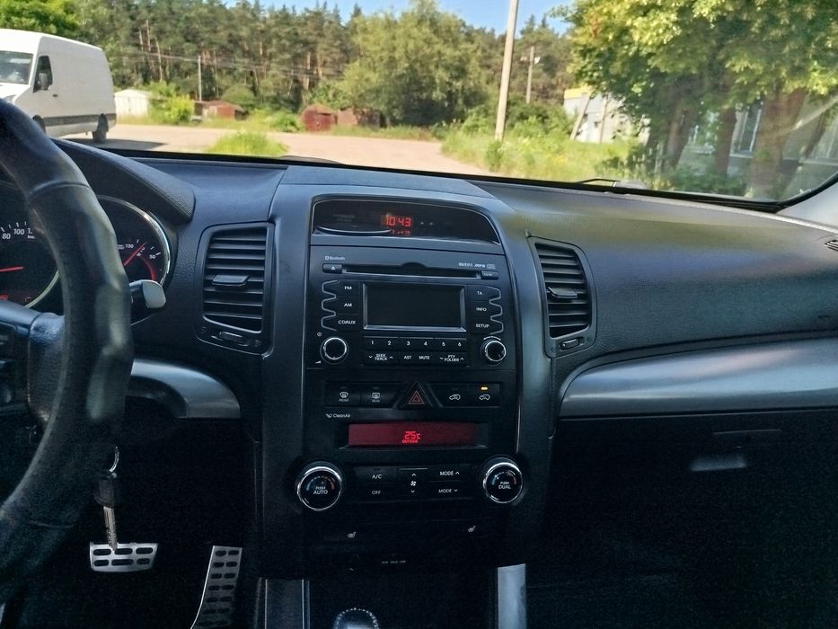 Продам автомобіль KIA sorento