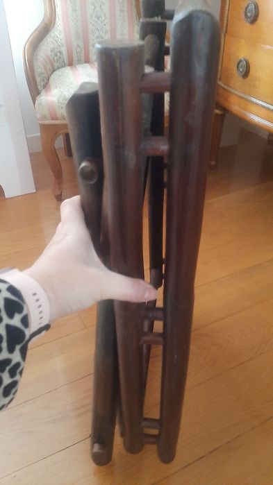 Mesa de apoio em madeira  dobrável