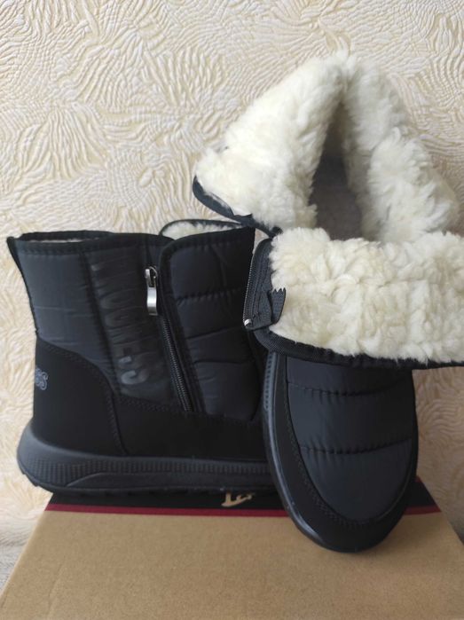 Зимові чоботи дутики уггі уги