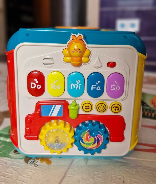 Продам мультікуб/ бізікуб . 22×22×22см. Дитячі іграшки, музичні, світлові.