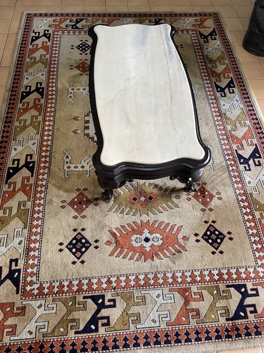 Mesa de sala em mármore