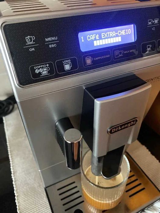 Máquina de café Delonghi Autentica Capuccino, automática