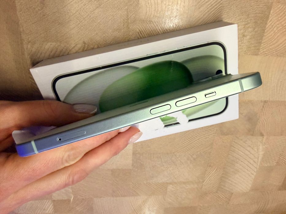 iPhone 15, zielony, nowy